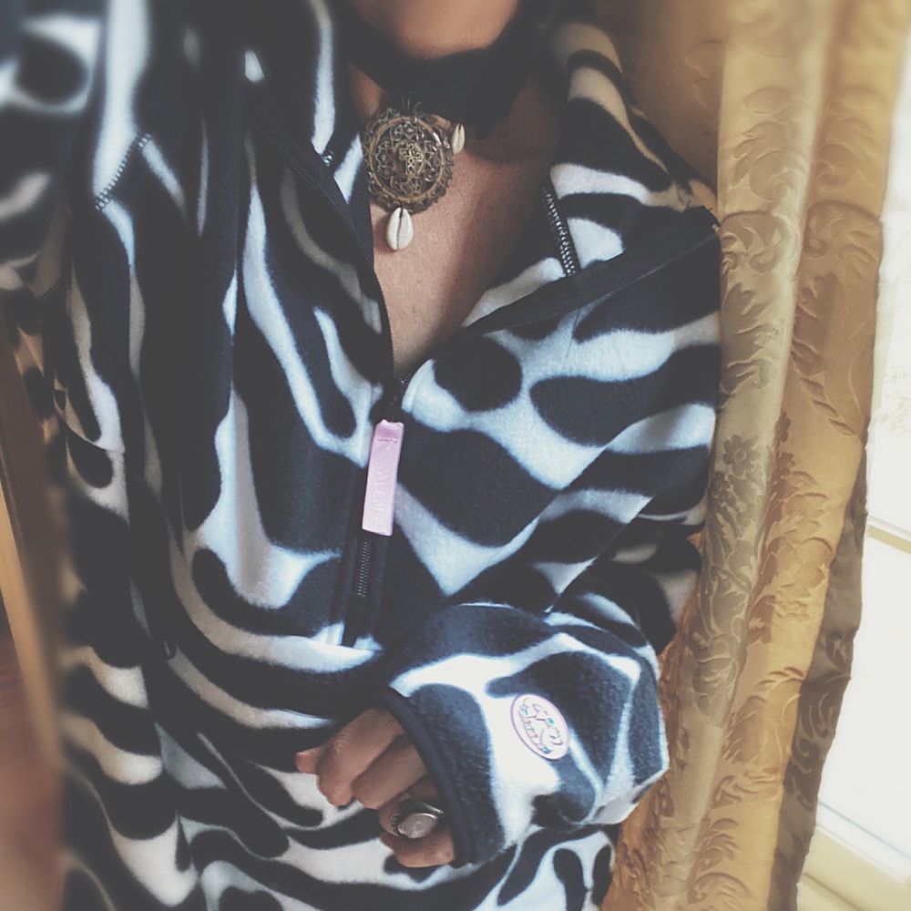 HP🌵Zebra Tech Fleece Half Zip 27” across 32”L - Picture 10 of 16